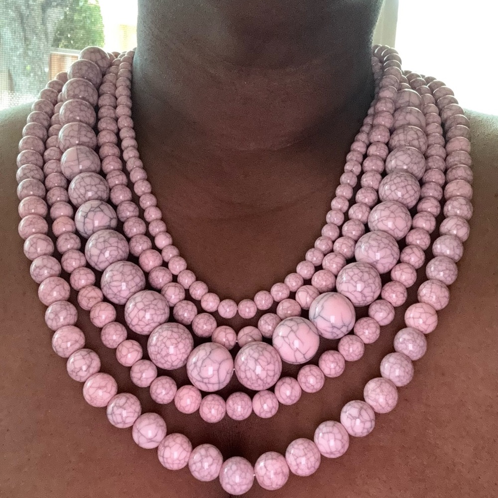🌻 Vintage Pink Multi-Strand Marbled Beaded Necklace - Picture 2 of 3